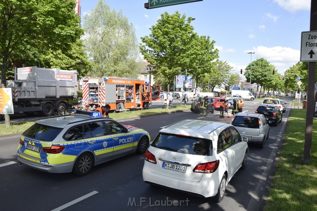 VU Koeln Bayenthal Schoenhauserstr Rheinuferstr P11.JPG - Miklos Laubert